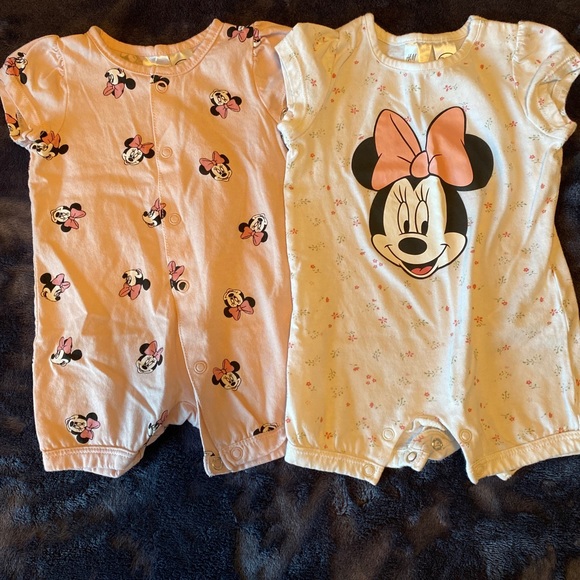 Baby girl newborn size clothes